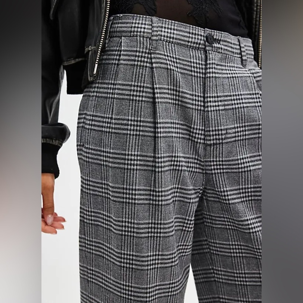 Dockers Original High Pleated Wide-Leg Trousers - Picture 3 of 4